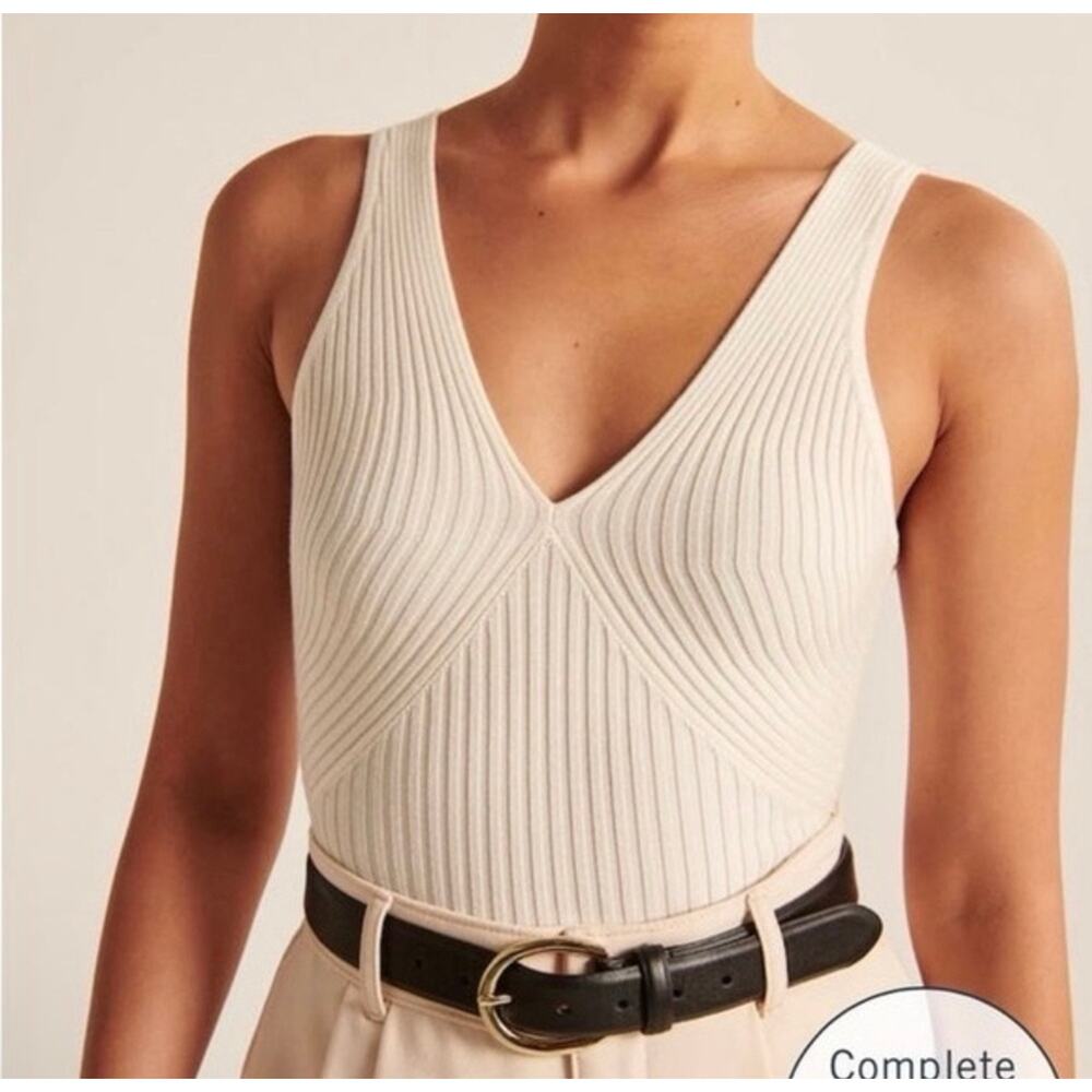 Abercrombie & Fitch White/Cream Ribbed Sleeveless V-Neck Bodysuit-Size XL